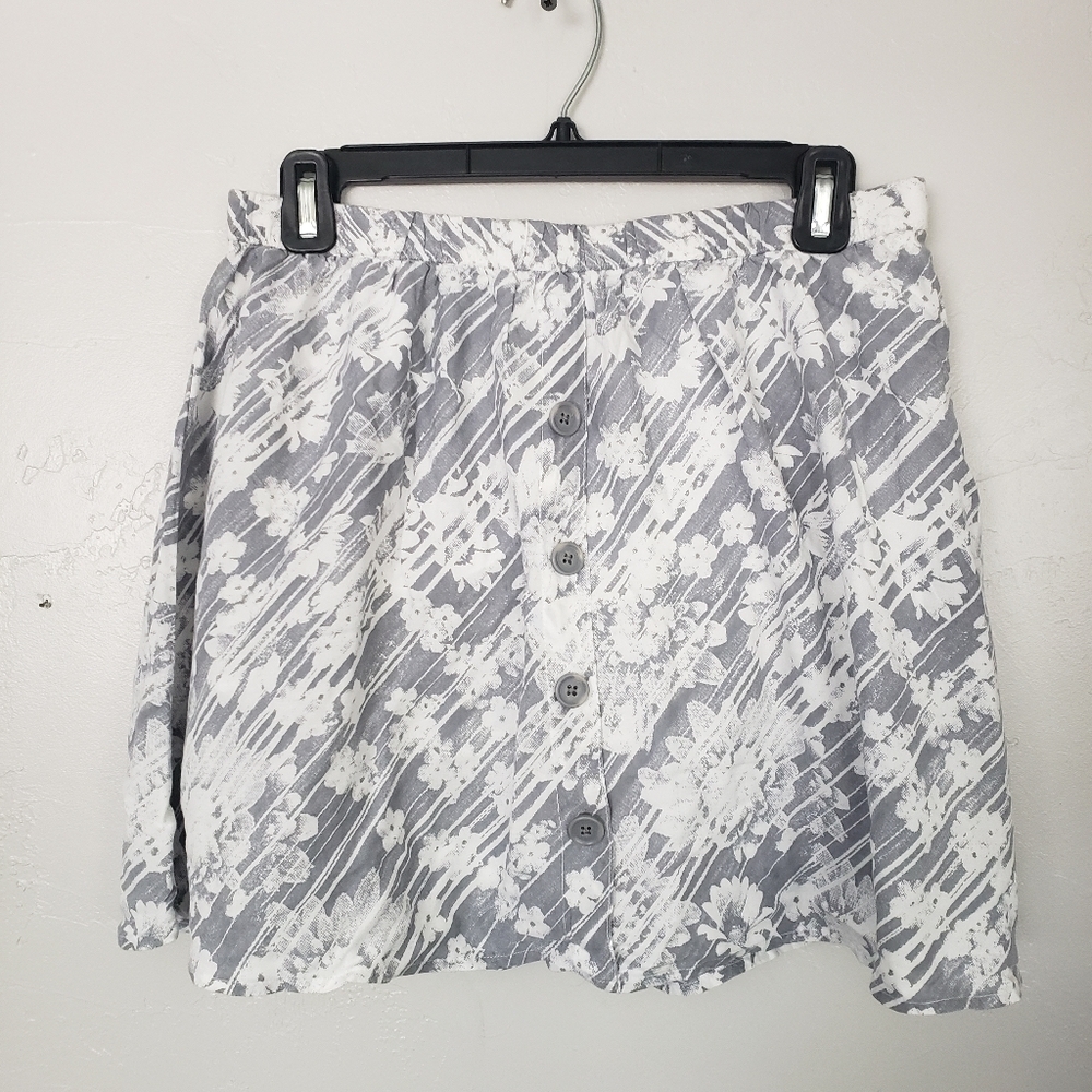 SO Large Grey White Floral Print Mini Skirt Faux Button Up Lined Pattern